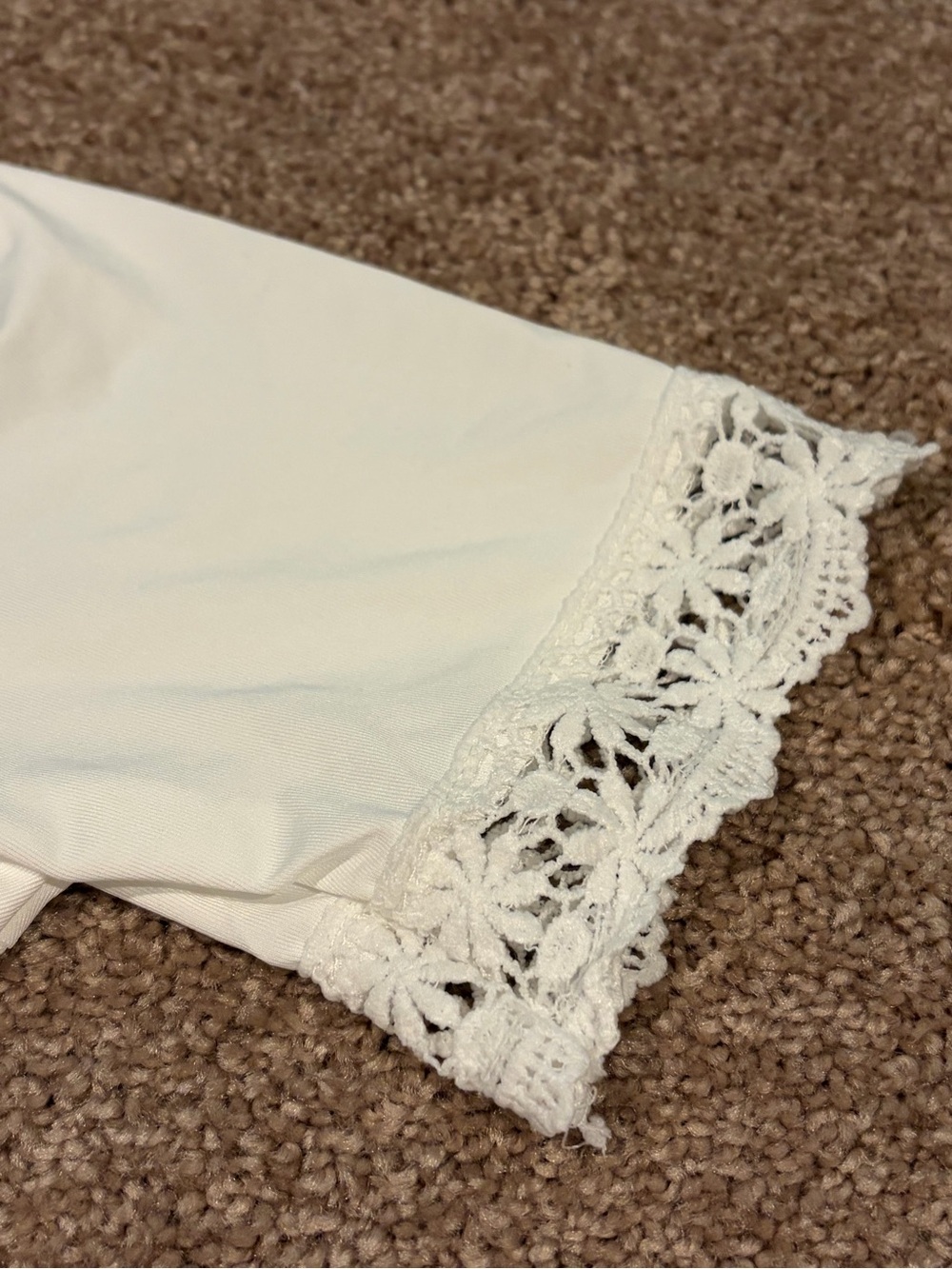 Women’s White V-Neck Lace Sleeve Top - Picture 3 of 10